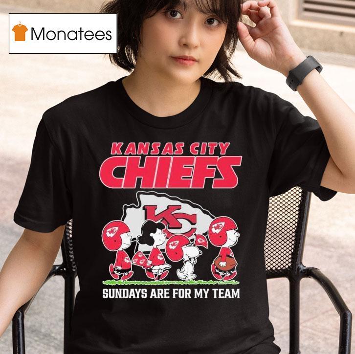 Snoopy And Charlie Brown The Peanuts Kansas City Chiefs Sundays Are For My Team T Shirt
