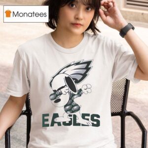 Snoopy Dabbing Philadelphia Eagles Football T Shirt