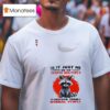 Racoon Is It Just Me Or Do Idiots Multiply Quicker Than Normal People T Shirt