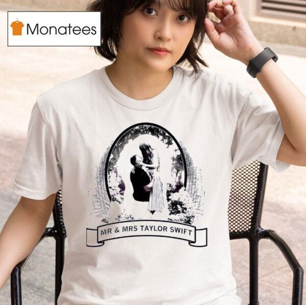 Couple Frame Mr And Mrs Taylor T Shirt