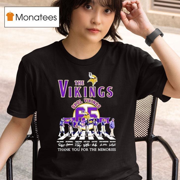 The Minnesota Vikings Walking Across Skol Vikings Thank You For The Memories Signatures T Shirt