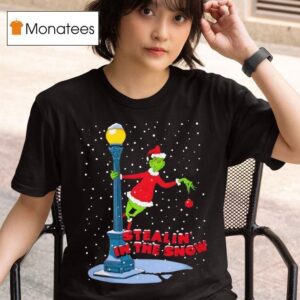 Grinch Stealing In The Snow T Shirt