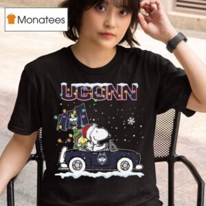 Snoopy And Woodstock Driving Car Uconn Huskies Merry Christmas T Shirt
